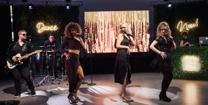 Music Nau Now Eventband – Live-Show mit Sängerinnen, Gitarrist, Percussionist und DJ Curly Beatz